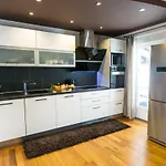 Luxury Elis With Private Pool Apartament Pula