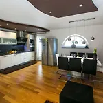 Luxury Elis With Private Pool Apartament Pula