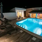 Luxury Elis With Private Pool Apartamento