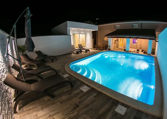 Luxury Elis With Private Pool Daire