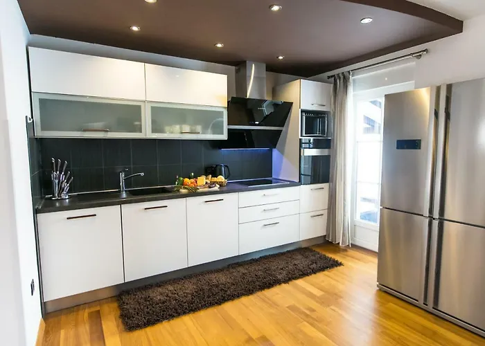 Luxury Elis With Private Pool Daire Pula