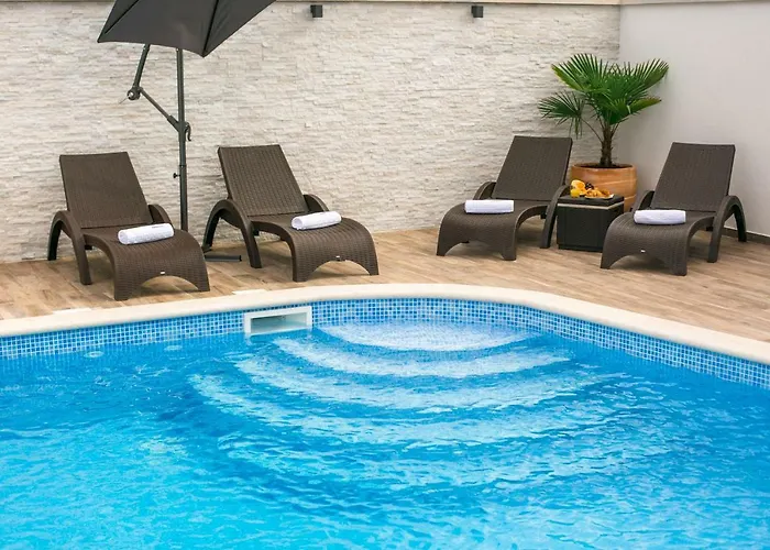 Daire Luxury Elis With Private Pool