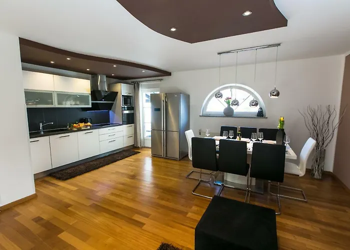 Luxury Elis With Private Pool Daire Pula