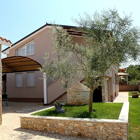 Luxury Elis With Private Pool Lägenhet