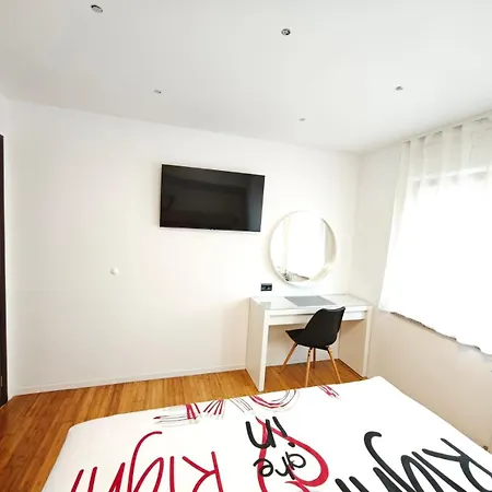 Luxury Elis With Private Pool Appartamento *