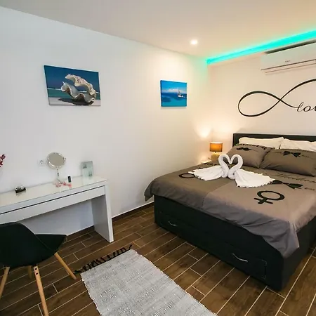 Luxury Elis With Private Pool Appartamento