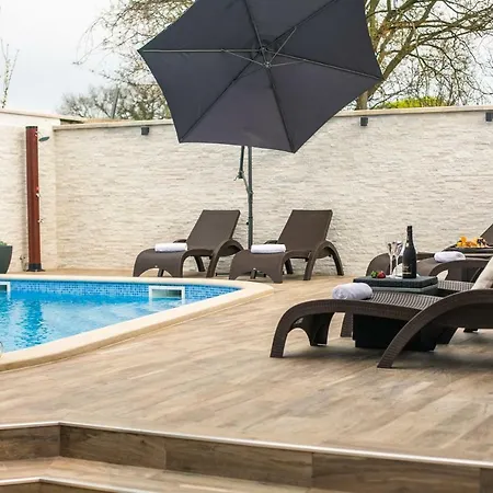 Luxury Elis With Private Pool Lägenhet *